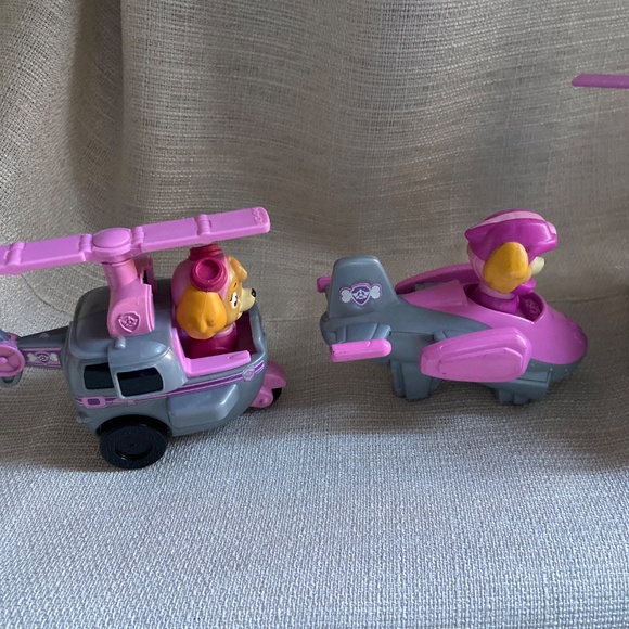 3 Paw Patrol Rescue Vehicles with Skye GC - Picture 4 of 12